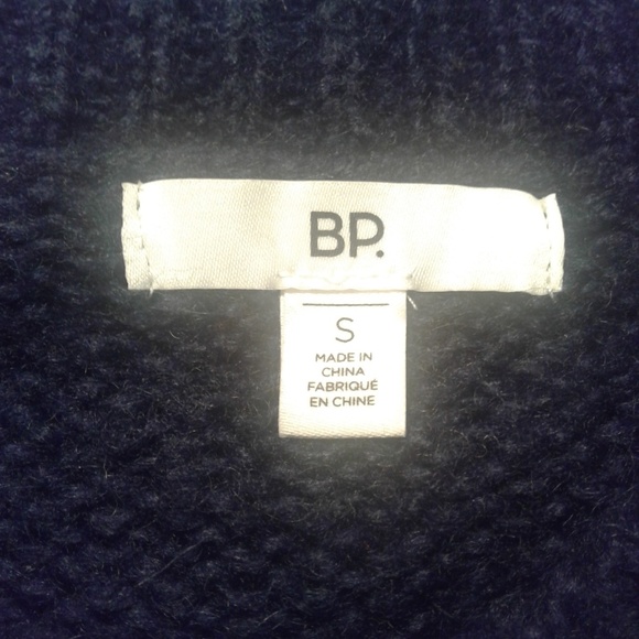 Women's sweater - Picture 8 of 8